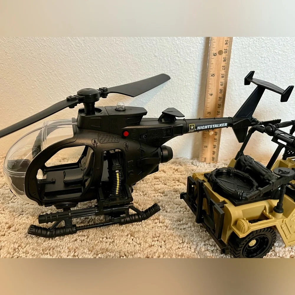 2 plastic toy Army vehicles Tan Jeep & Black Nightstalker Helicopter w/ soldier - Picture 4 of 10